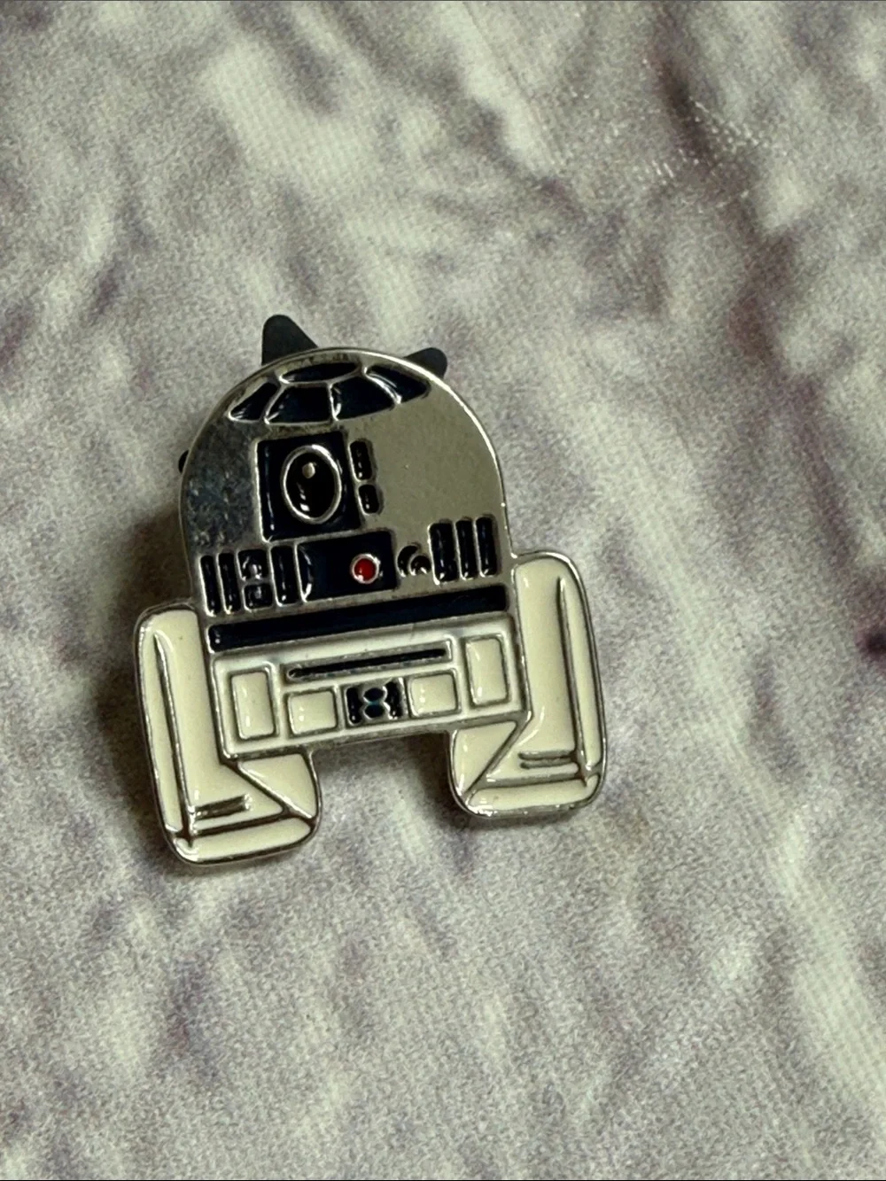 R2-D2 Star Wars enamel pin